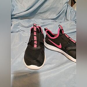 Nike Girls Flex Runner Slip-On Athletic Shoes | Size 5.5
